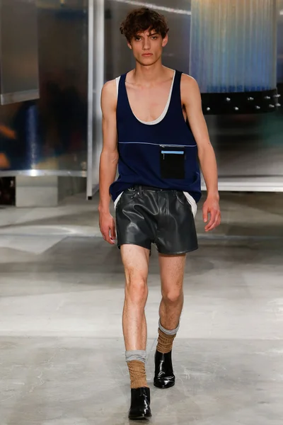 Look 26
